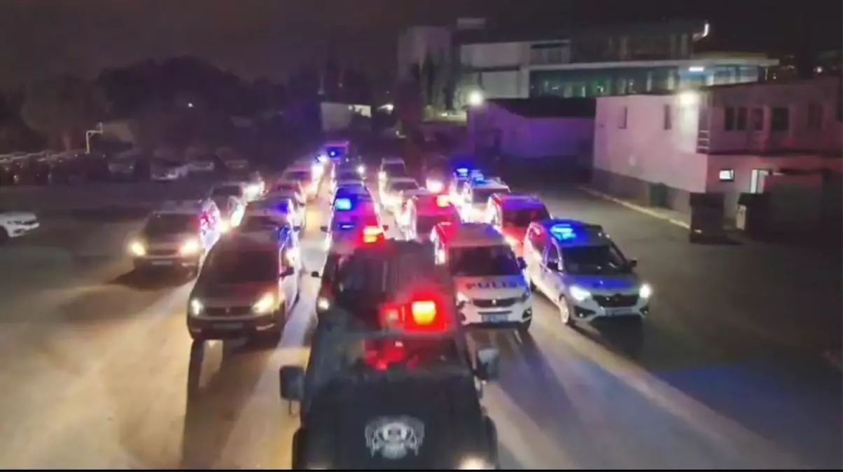 İzmir'de 12 Adrese Gerçekleştirilen İnsan Ticareti Operasyonu: 14 Kadın Kurtarıldı, 4 Şüpheli Tutuklandı