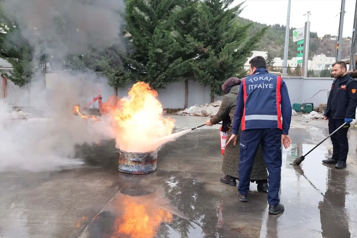 Tokat Belediyesi'nden BELMEK Personeline Yangın Güvenliği Eğitimi