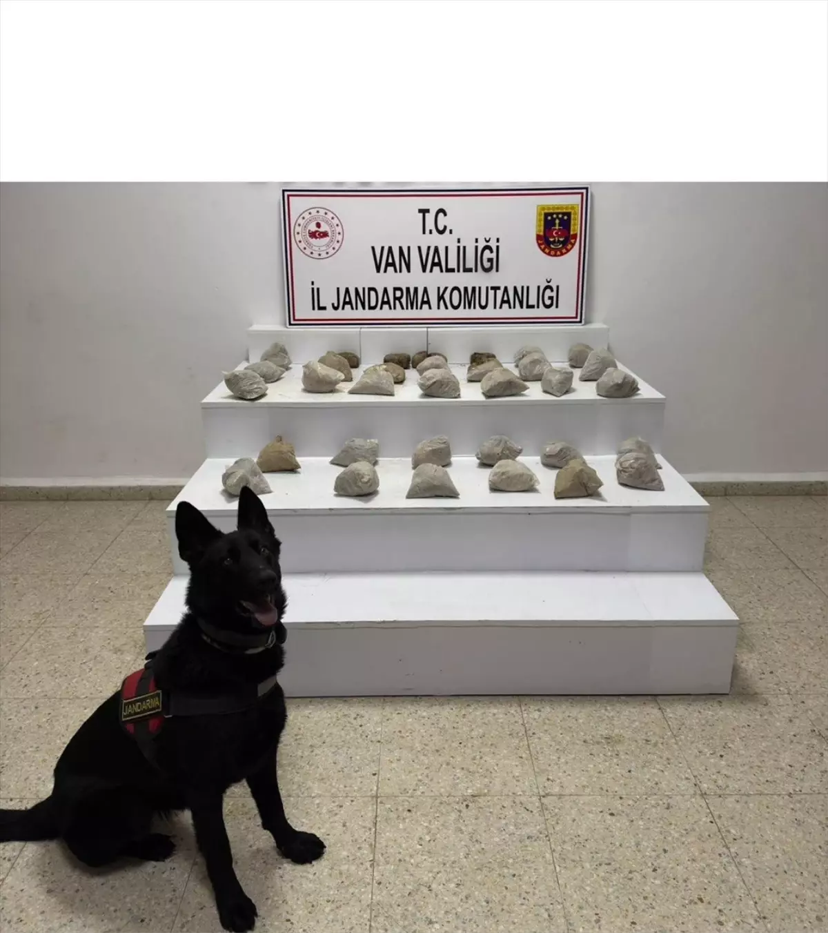 Van'ın Başkale İlçesinde 24 Kilogram Eroin Ele Geçirildi