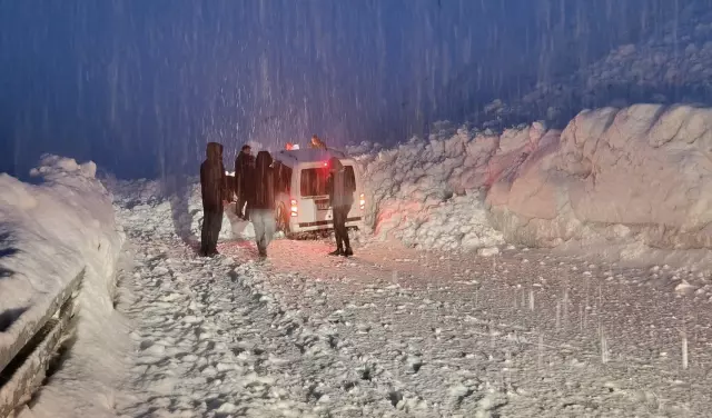 Kar altında kalan öğrenci ve kurtarma ekipleri