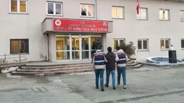 Yakalanan şüphelilerin tutuklanma anı