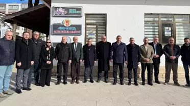 Nazım Maviş ve gazeteciler fotoğrafı