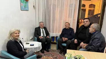 Kaymakam Kemal Duru, gazetecilerle fotoğraf