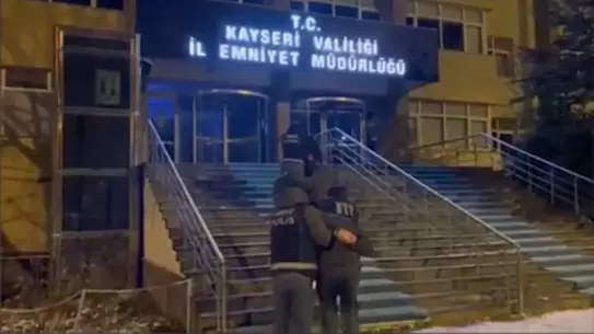 Kayseri'de uyuşturucu operasyonu kapsamında ele geçirilen uyuşturucu paketleri