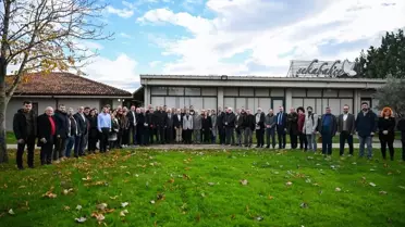 Kocaeli Valisi Aktaş ve gazeteciler bir arada