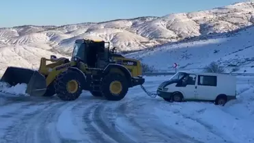 Kapanan mahalle yollarının temizlenmesi