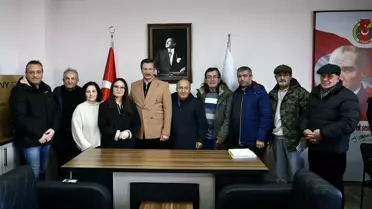 MHP milletvekili Konal Giresun gazetecilerle bir arada