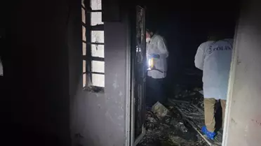 Yangın sonrası kurtarma ekiplerinin çalışması