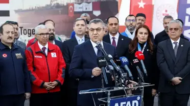 6. İyilik Gemisi'nde yükleme işlemi