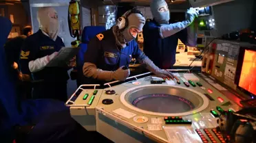 TCG Yıldırım fırkateyni deniz üzerinde eğitim gerçekleştiriyor