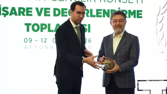 Bakan Yumaklı genç tarımcılarla toplantı yapıyor