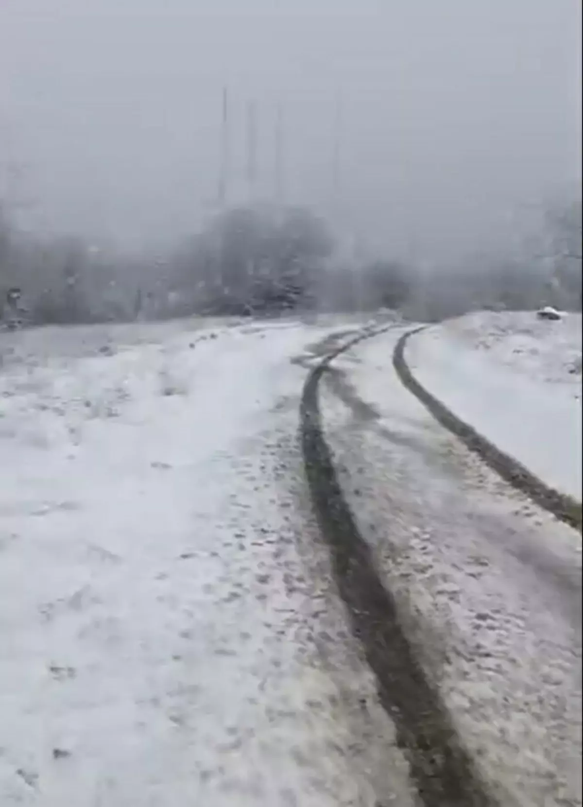 Çanakkale Yüksek Kesimlerinde Kar Yağışı Şehri Beyaz Örtüyle Sarıyor
