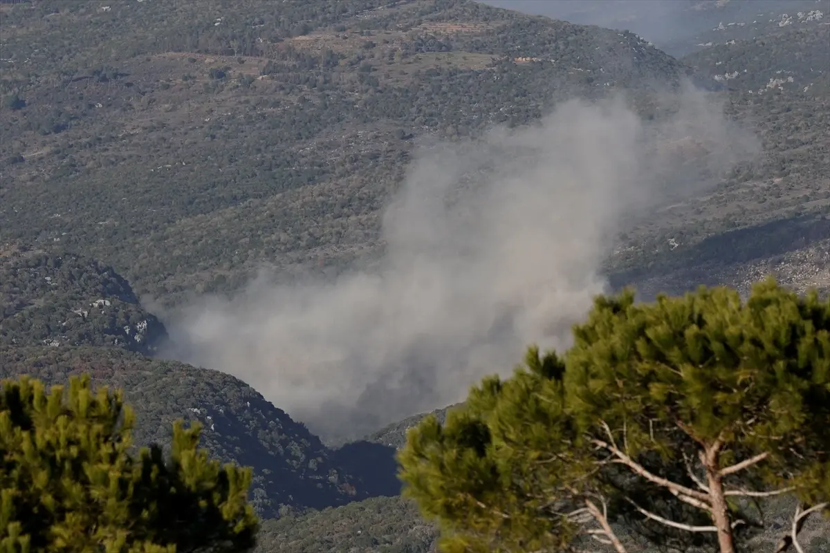 İsrail, Lübnan'ın Güneyine Ateşkes Kararına Rağmen Hava Saldırılarını Sürdürüyor
