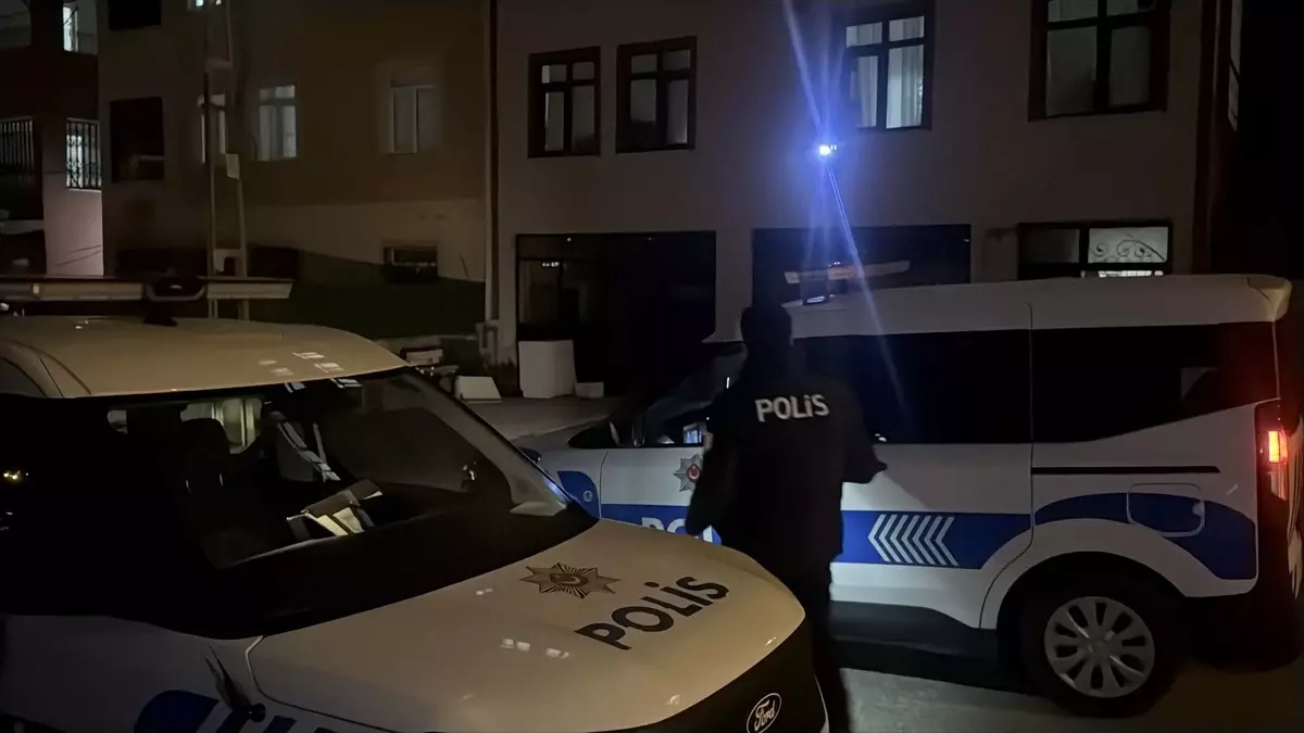 Kayseri'de Kadın, Erkek Arkadaşını Bıçakla Öldürdü