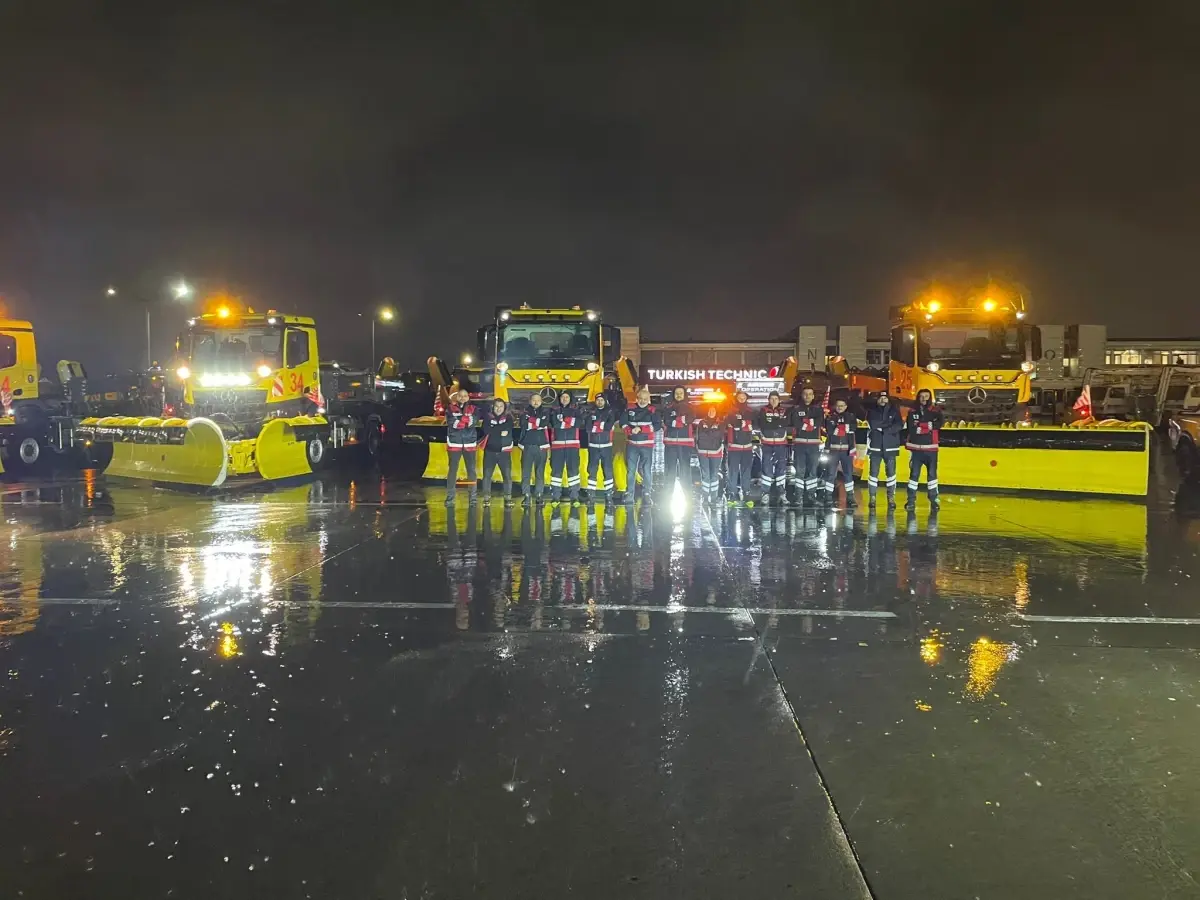 Sabiha Gökçen Havalimanı’nda Kar Yağışı Uçuş Programını Etkiliyor