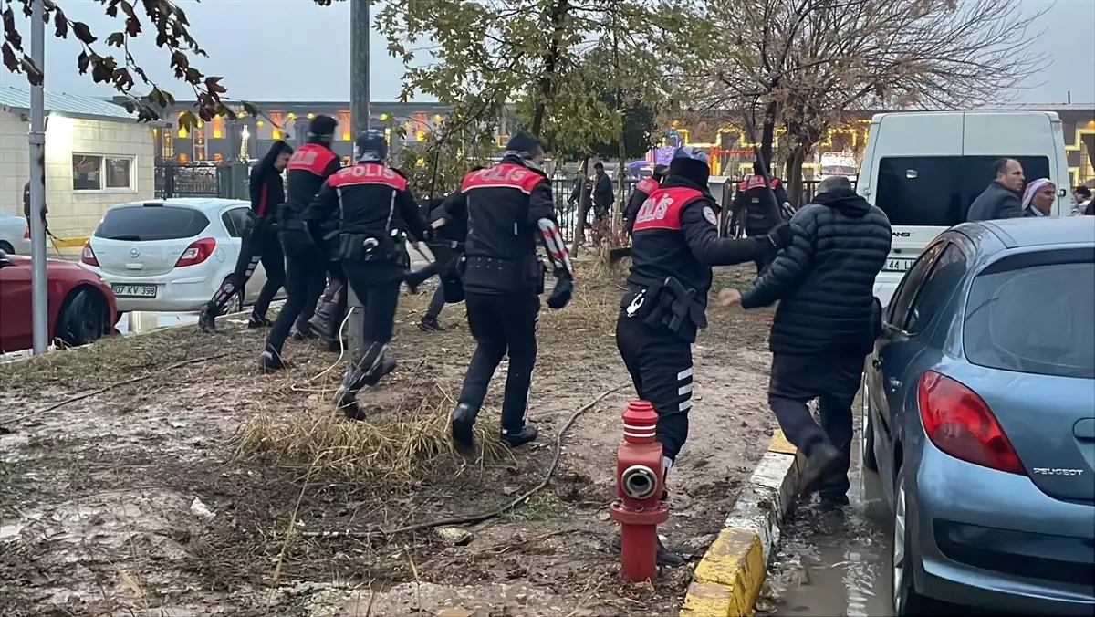 Şanlıurfa Şoförler Odası Başkanlık Seçiminde Çıkan Kavgaya Polis Müdahalesi