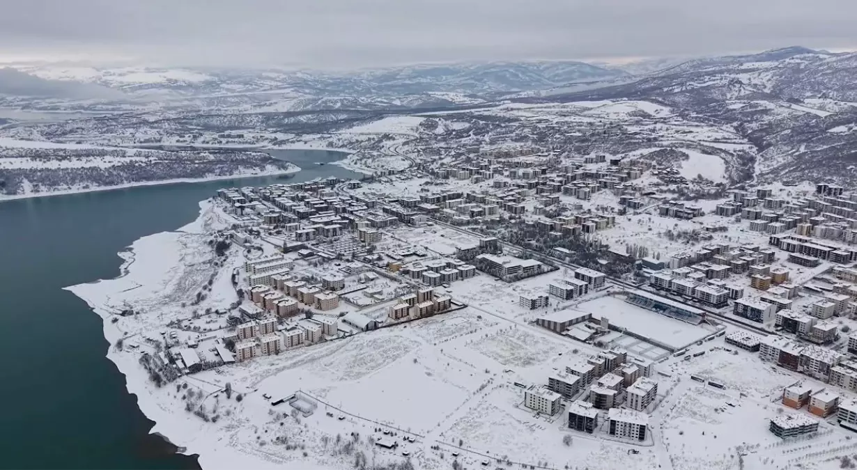 Tunceli'de Şiddetli Kar Yağışı Nedeniyle Eğitim 12-13 Ocak Tarihinde Duraklatıldı