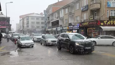 Çubuk sokaklarında kar birikintileri