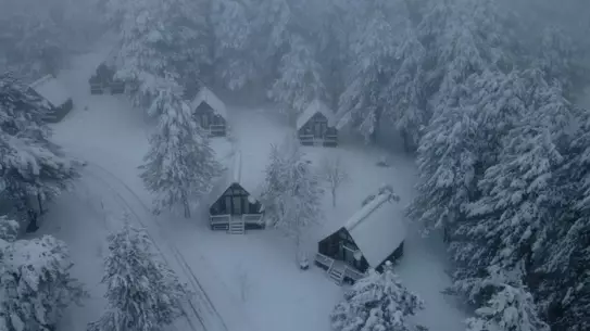 Demirci yüksek kesimlerde kar keyfi