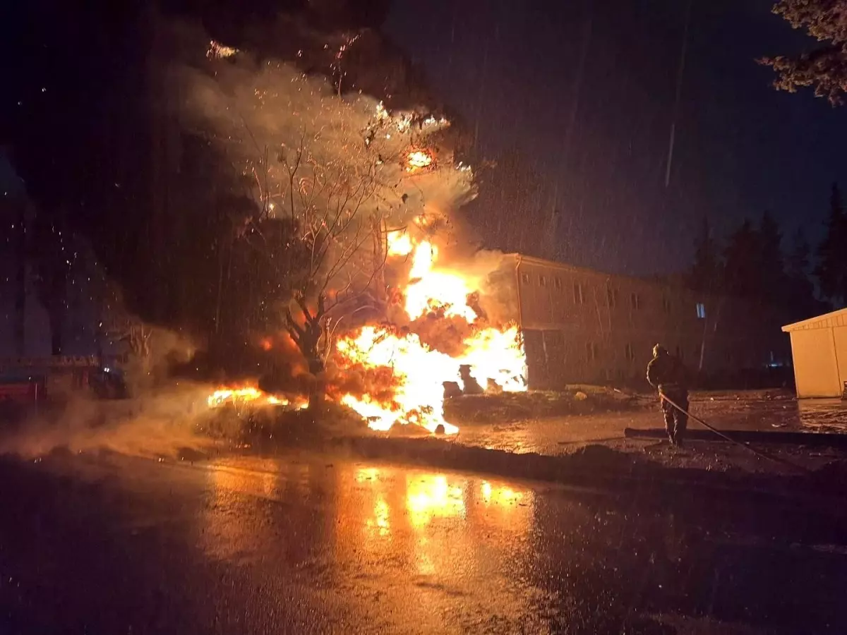 Antakya Şantiyesinde Kontrol Altına Alınan Alevler