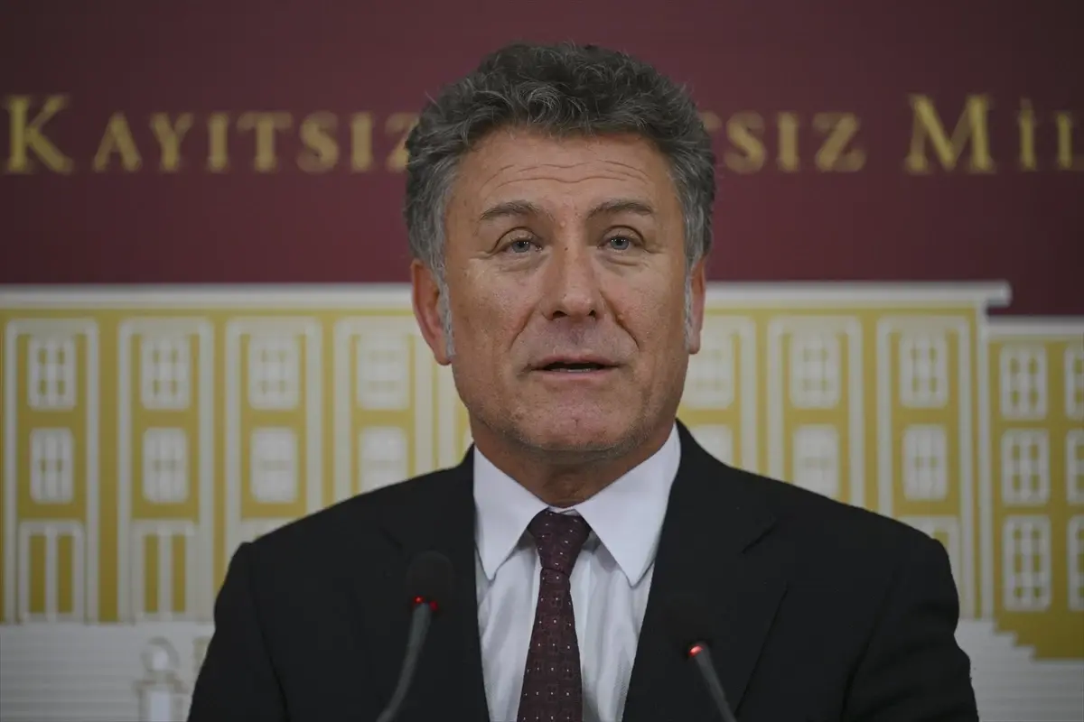 Emeklilerin Hakları: Orhan Sarıbal'dan Yaşamsal Minimum Maaş Talebi