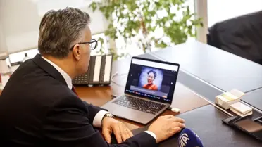 Mehmet Ali Erkan, Yılın Kareleri fotoğraf yarışmasında değerlendirme yapıyor