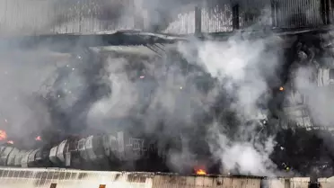 Yangın sonrası depo görüntüsü