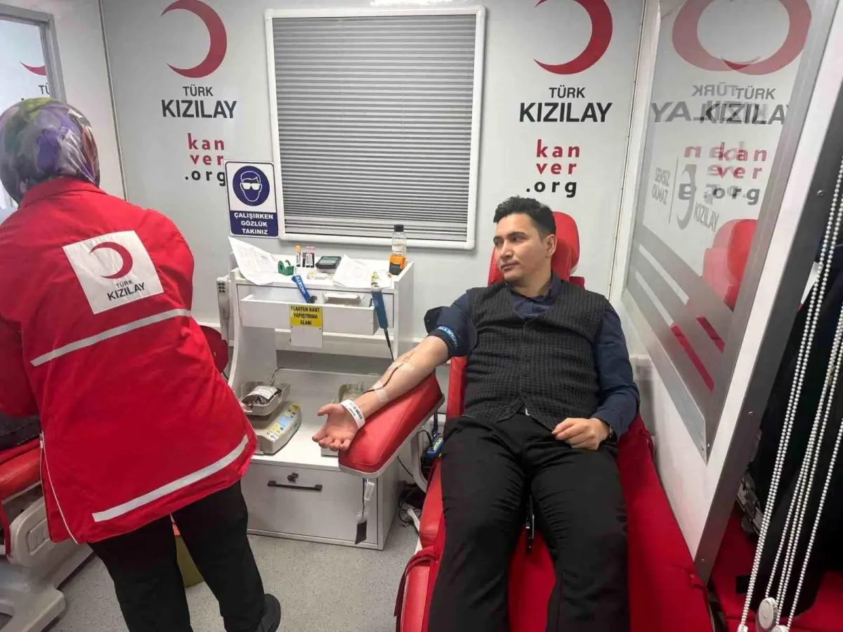 Kaymakam Adem Karataş, Kızılay Kan Bağışı Kampanyasına Destek Verdi