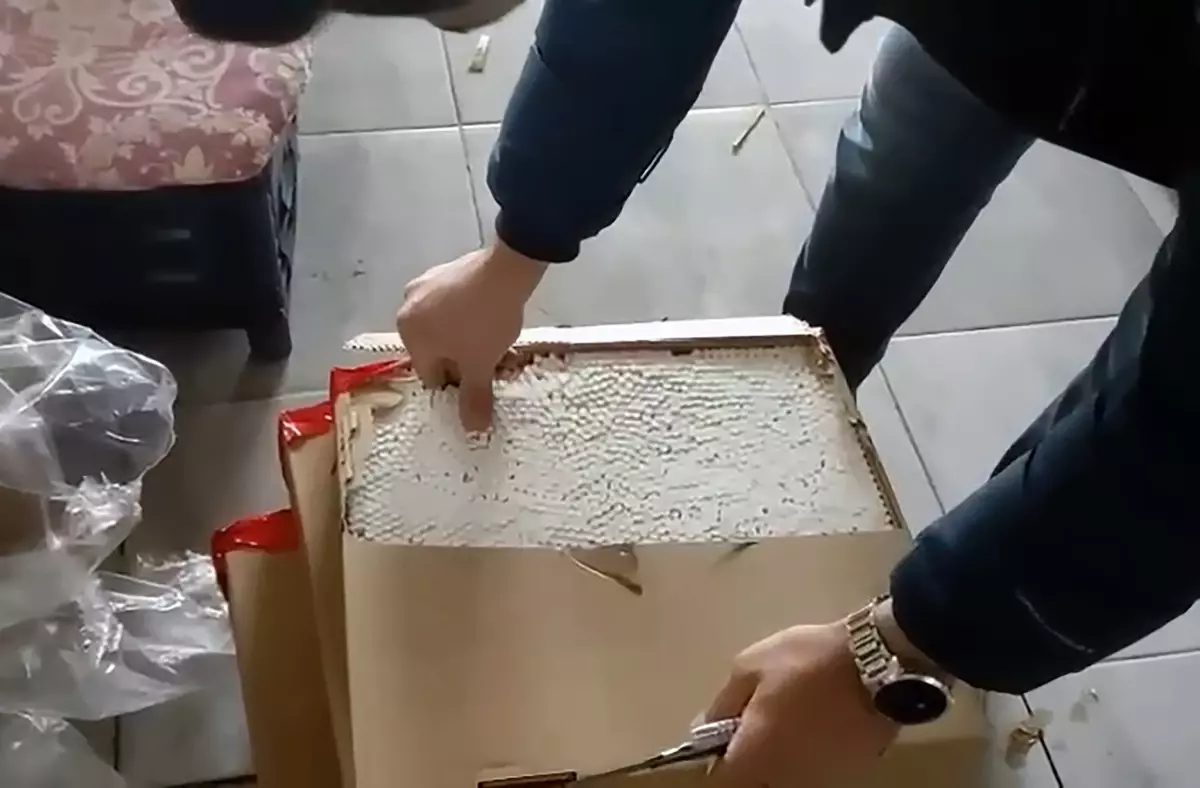 Adana'da Kaçak Sigara ve Makaron Operasyonu: 700 Bin Ürün Ele Geçirildi