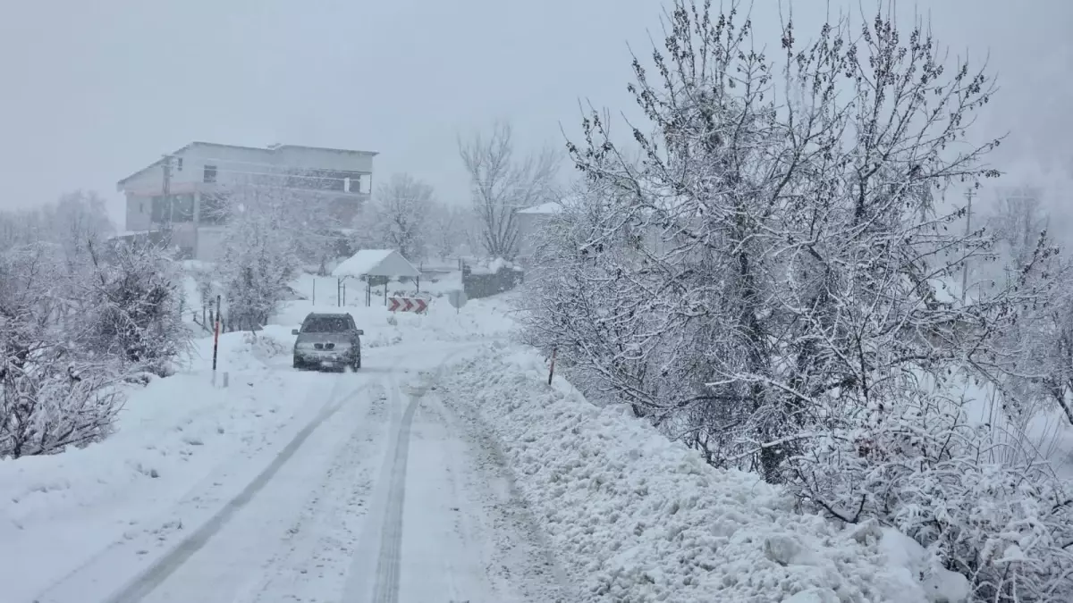 Adıyaman’da Yoğun Kar Yağışı Ulaşımı Zorlaştırdı