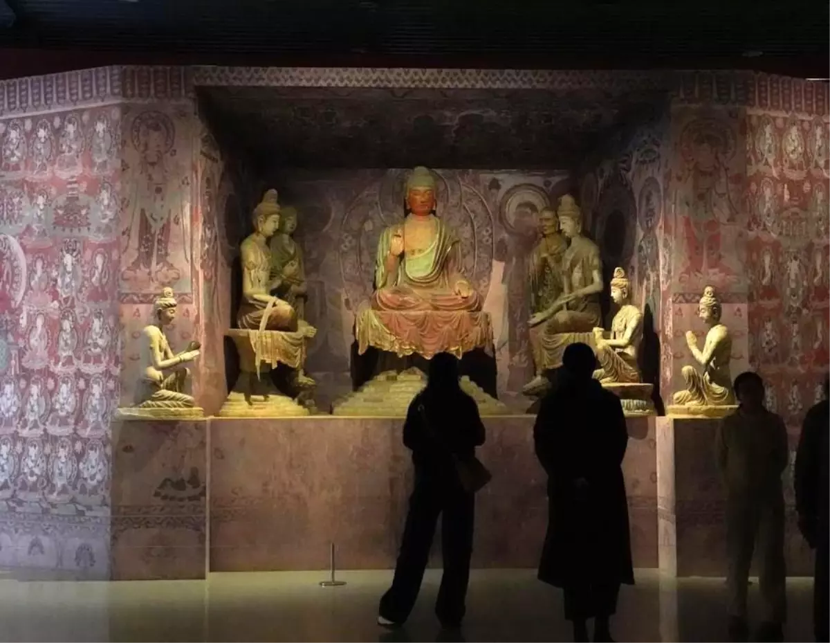 Dilan Atasayar'ın 'Sırlı Dunhuang' Sergisi Nanchang’da Açıldı