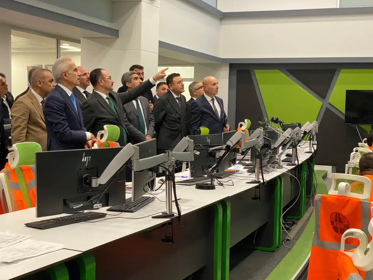 Kar Yağışı Nedeniyle Ülke Genelinde Trafik Kısıtlamaları Uygulandı