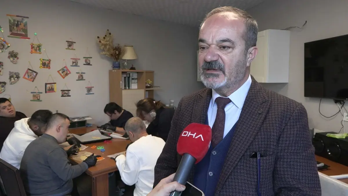 İzmir’de Engelli Bireyler Sanat ve Müzik Terapisiyle Gelişiyor