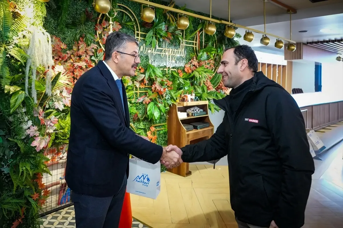 Hakkari Valisi Ali Çelik, Gazeteciler Günü'nü Kutladı