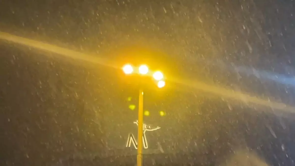 İstanbul’da Kar Yağışı Taksim Meydanı’nda Etkili Olmaya Başladı