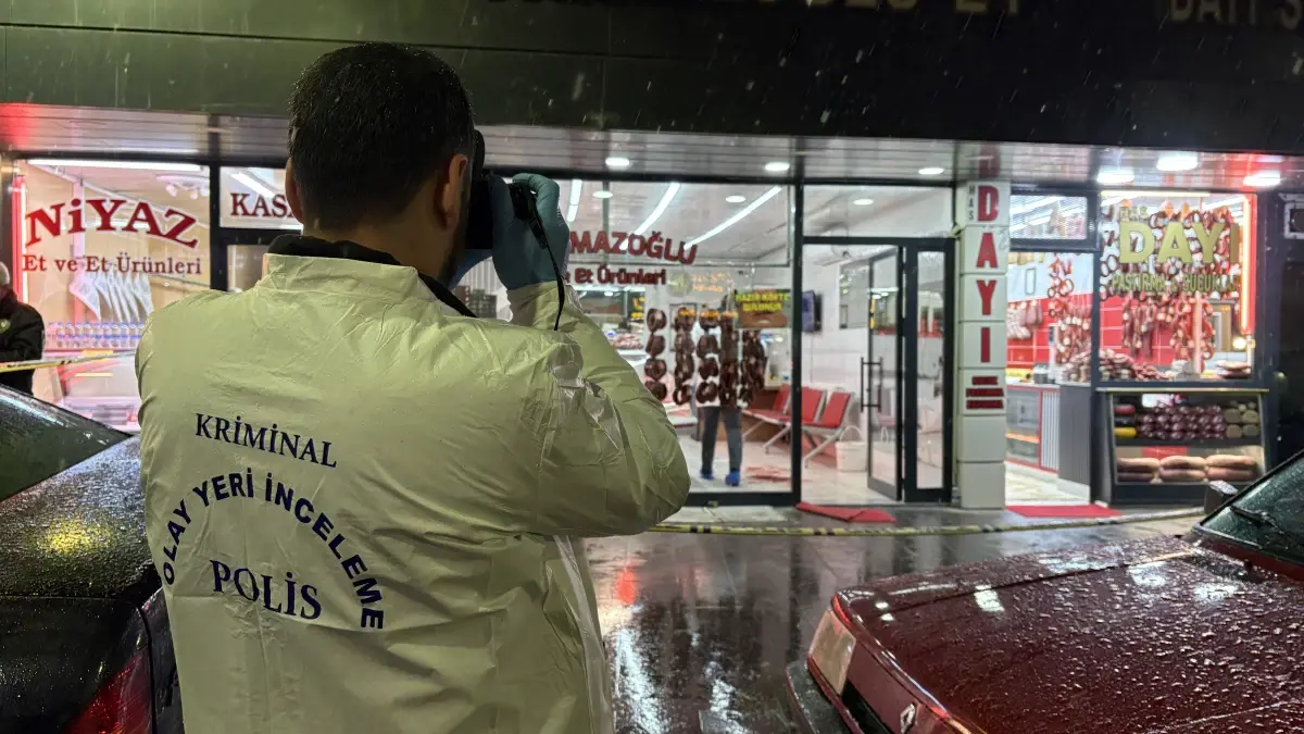 Sivas'ta Kasap Dükkanında Silahlı Çatışma: İki Kişi Yaralandı