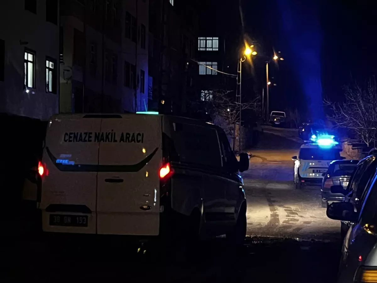 Kayseri'de Genç Adamın Ölümü: Bıçaklı Saldırının Ardından Cenaze Töreni