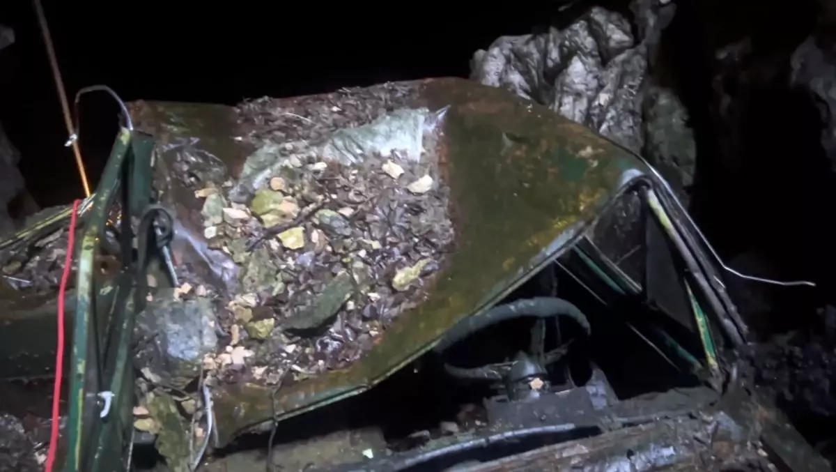 İbradı Mağarasında Keşfedilen Hurda Otomobil Merak Uyandırdı