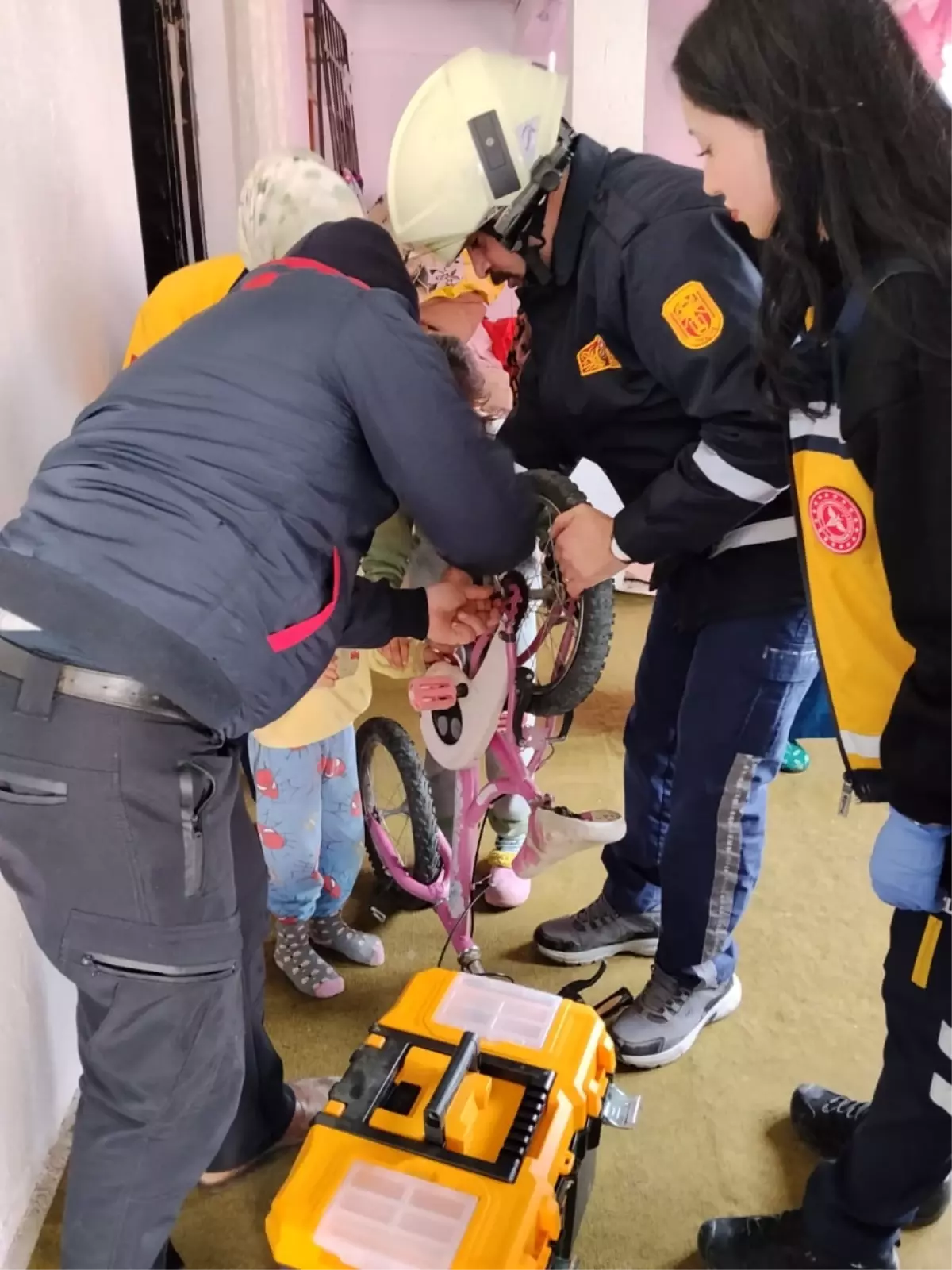 Alaca'da 5 Yaşındaki Merve D.'nin Parmağı Bisiklet Zincirine Sıkıştı