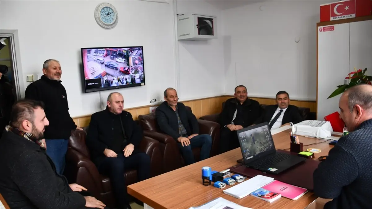 MHP Samsun İl Başkanı Burhan Mucur, Vezirköprü Mesleki Eğitim Merkezini Ziyaret Etti