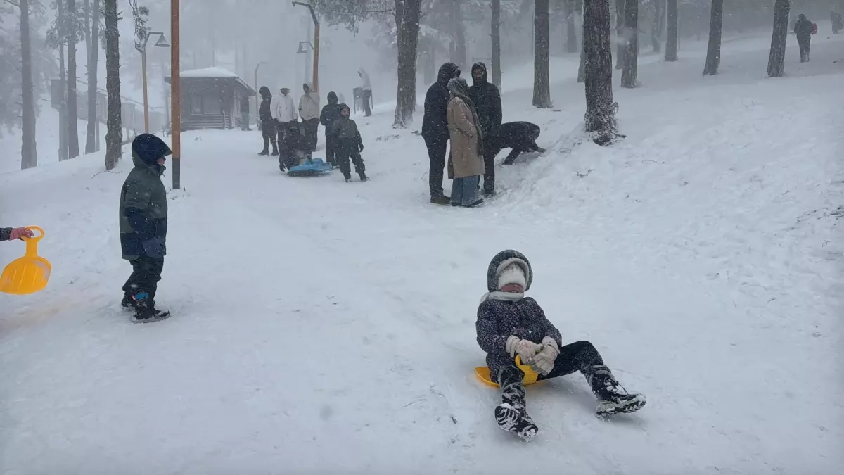 Ordu'da Şiddetli Kar Yağışı Sonrası Okullara 1 Gün Ara Verildi