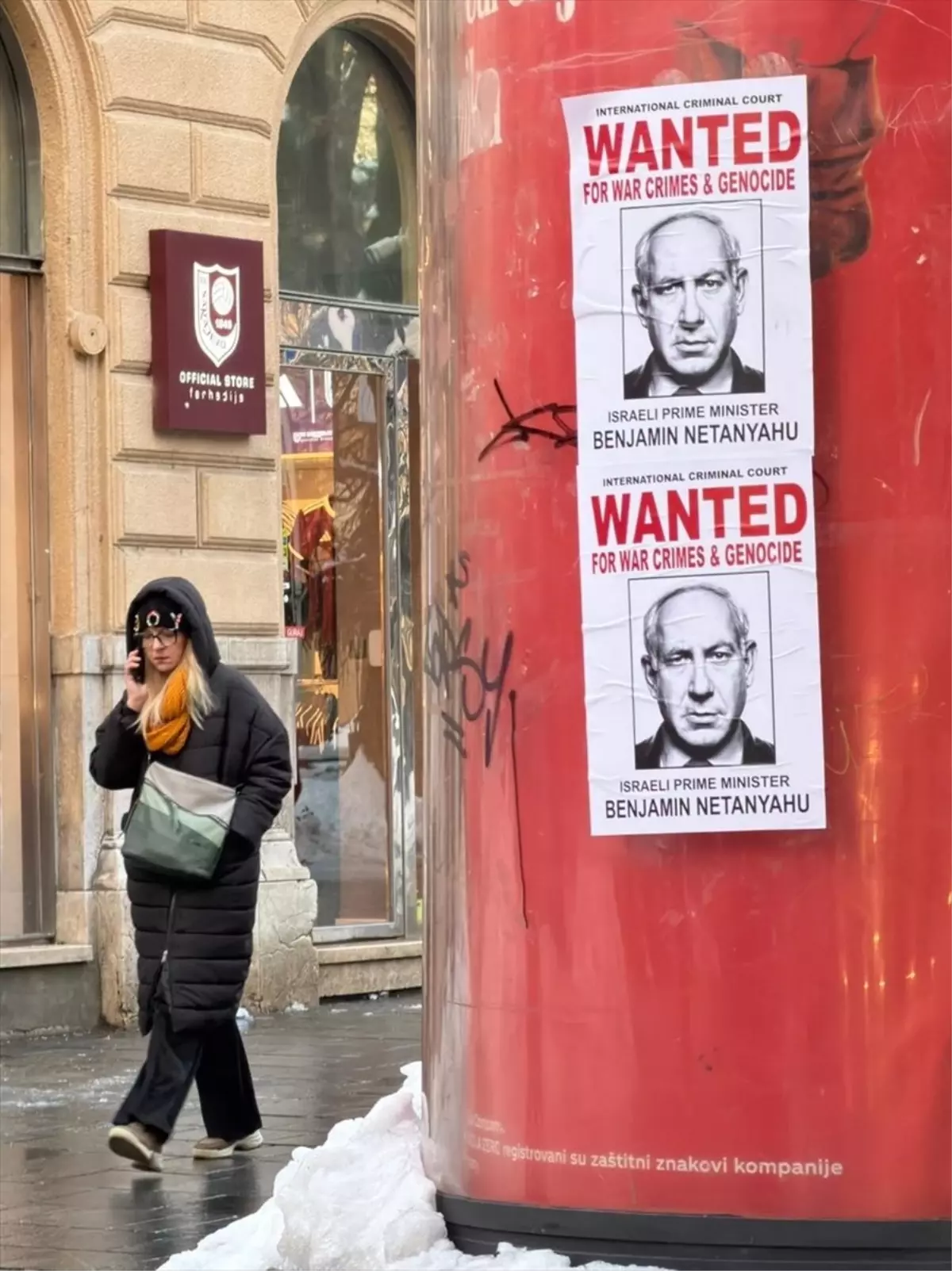Bosna-Hersek'te İnsan Hakları Aktivistlerinden Netanyahu'ya Yönelik Afiş Kampanyası