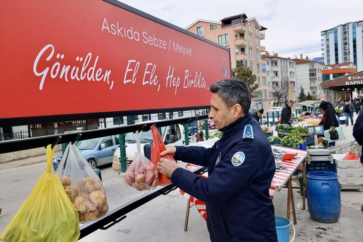 Tokat Belediyesi'nden İhtiyaç Sahiplerine Ücretsiz Sebze ve Meyve Desteği