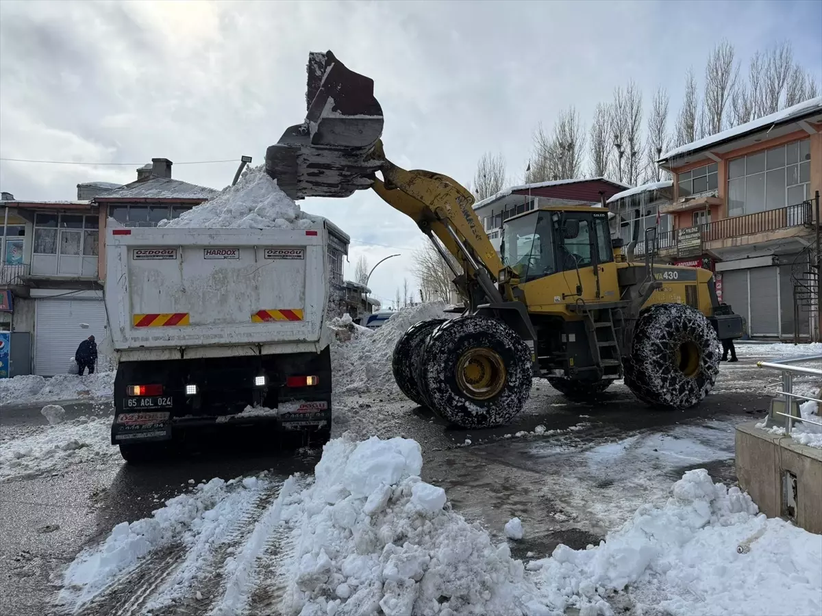 Doğu Anadolu’da Şiddetli Hava Koşulları Nedeniyle 111 Yerleşime Ulaşım Durduruldu