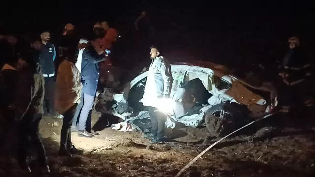 Kaza sonrası inceleme yapan polis ekipleri