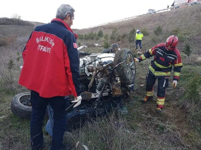 Kaza sonrası trafikteki durumu gösteren fotoğraf