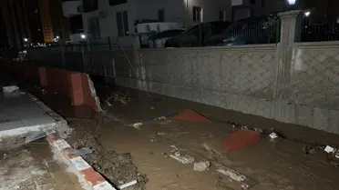 Sağanak sonrası çökme anı