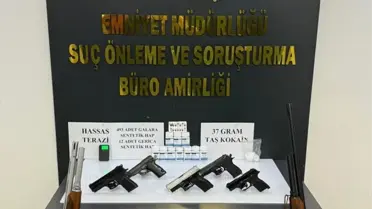 Operasyon sırasında ele geçirilen silahlar ve uyuşturucu maddeler