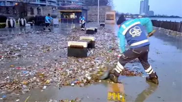 Bakırköy sahilinde toplanan atıklar