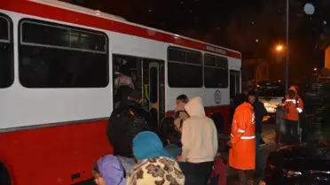 Tahliye edilen işçilerin çadırları